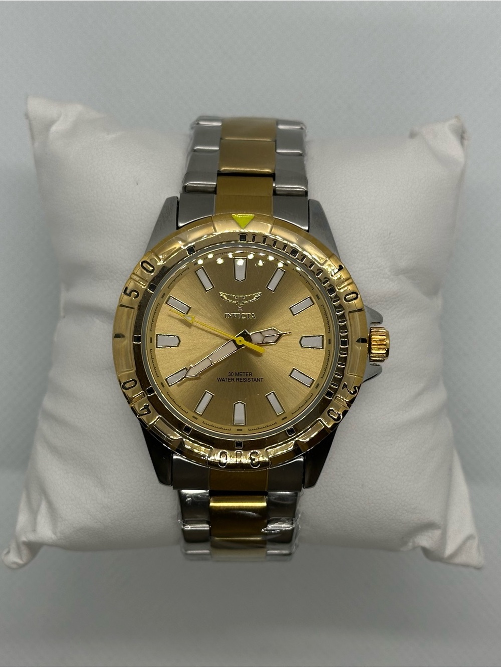 Invicta Men’s 42mm Two Tone Gold Silver Stainless Steel Watch Model-69035 NEW